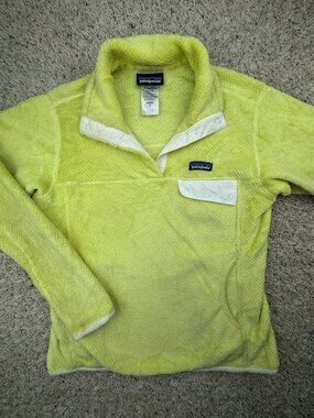 Patagonia Women’s Yellow Medium Pullover 1/4 Snap W Logo, Pocket Soft Fuzzy